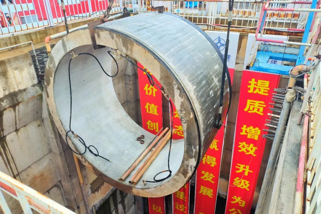 海口临空经济区水系整治工程I期一标段第一段顶管通道顺利贯通