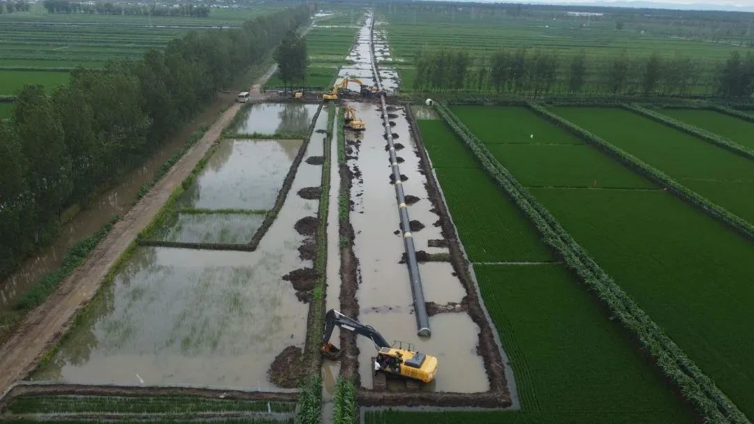 管道局一公司双台子项目双绕河定向钻回拖成功！