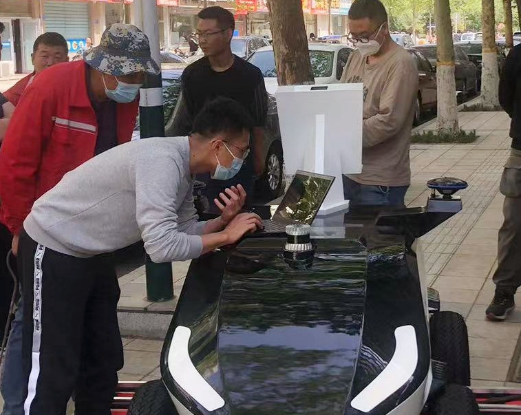 全市首例!3D道面检测机器人“把脉问诊”