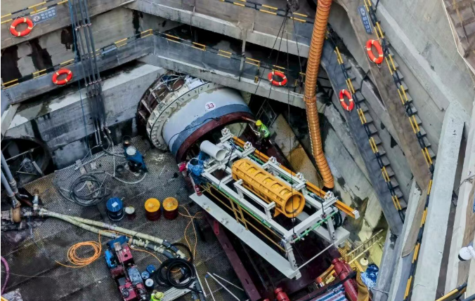 攻坚三季度 打赢下半场｜金门供水南替工程N1标项目顶盾施工首次穿江成功